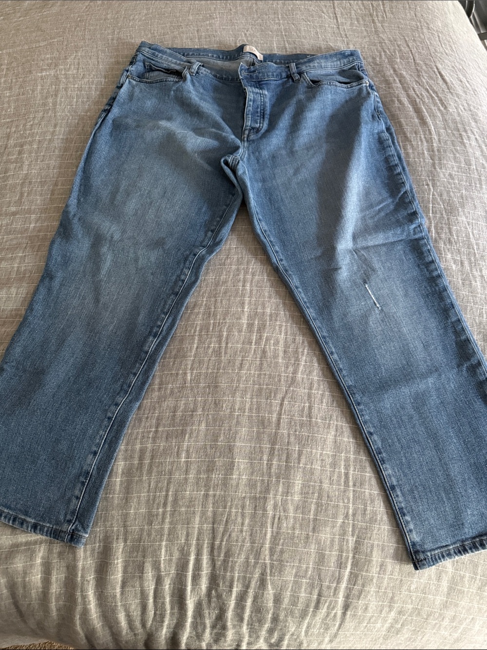 Classic Women’s Boyfriend Cropped Blue Jeans